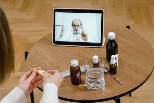 /uploads/small_telemedicine_513c076ba1.jpg